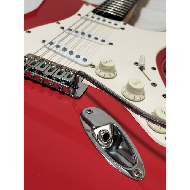 Fender(フェンダー)のSquier ストラトキャスター フェスタレッド オマケケース付き 初心者最適！ 楽器のギター(エレキギター)の商品写真