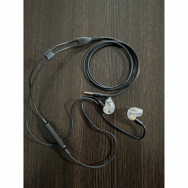 SHURE SE215 CL 生産完了モデル イヤホン 有線 マイク スマホ/家電/カメラのオーディオ機器(ヘッドフォン/イヤフォン)の商品写真