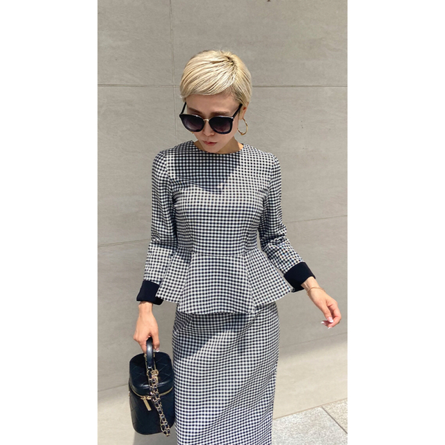 新品♡JENNE ジェンヌ パリジェンヌ ペプラムブラウス Mの通販 by