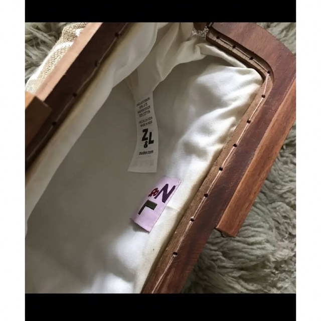 Z&L ウッドハンドル 刺繍クラッチバッグ がま口 美品 レディースのバッグ(クラッチバッグ)の商品写真