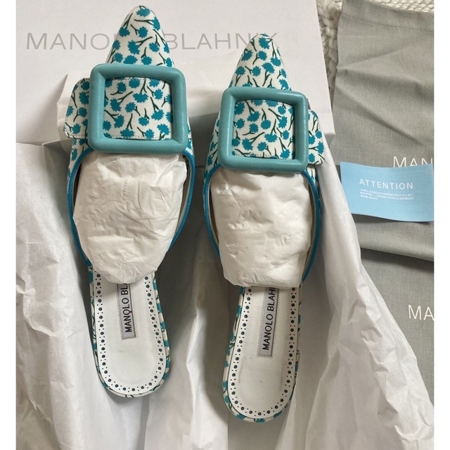 MANOLO BLAHNIK(マノロブラニク)のchapi様ご専用です⭐︎マノロブラニク　メイセール　ターコイズ　37 レディースの靴/シューズ(ミュール)の商品写真