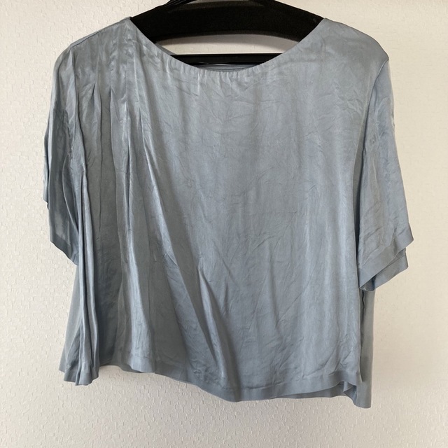 DES PRES(デプレ)のTOMORROWLAND トゥモローランド♡シルクブラウス　Tシャツ　半袖　水色 レディースのトップス(シャツ/ブラウス(半袖/袖なし))の商品写真
