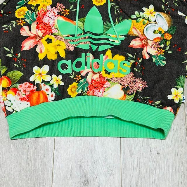 アディダス 緑 ファームカンパニー 花柄 パーカー adidas レディース S