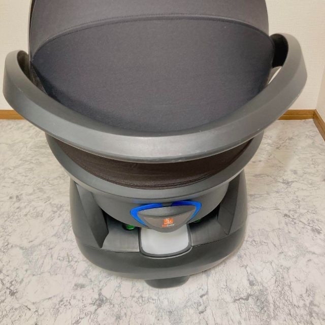 お気に入り 美品 STOKKE ストッケ チャイルドシート イージーゴー iZi