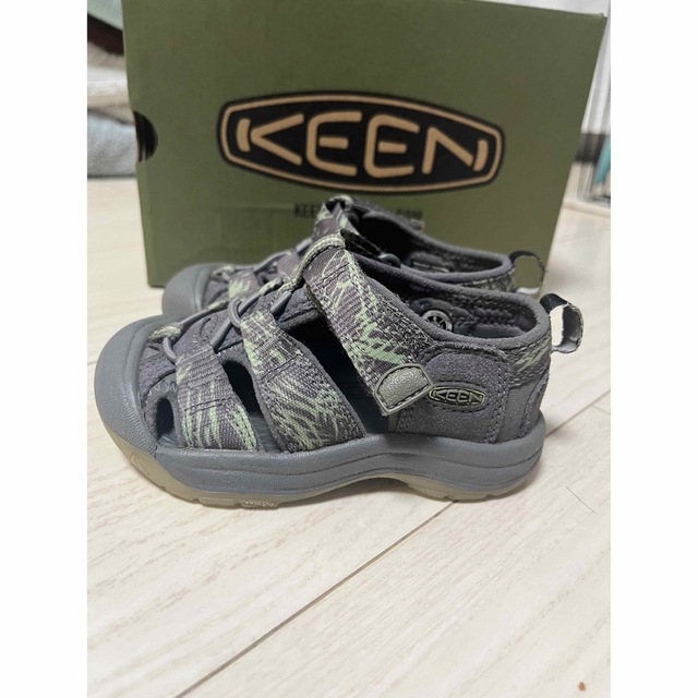 KEEN(キーン)のkeen キーン　サンダル　13.5センチ キッズ/ベビー/マタニティのベビー靴/シューズ(~14cm)(サンダル)の商品写真