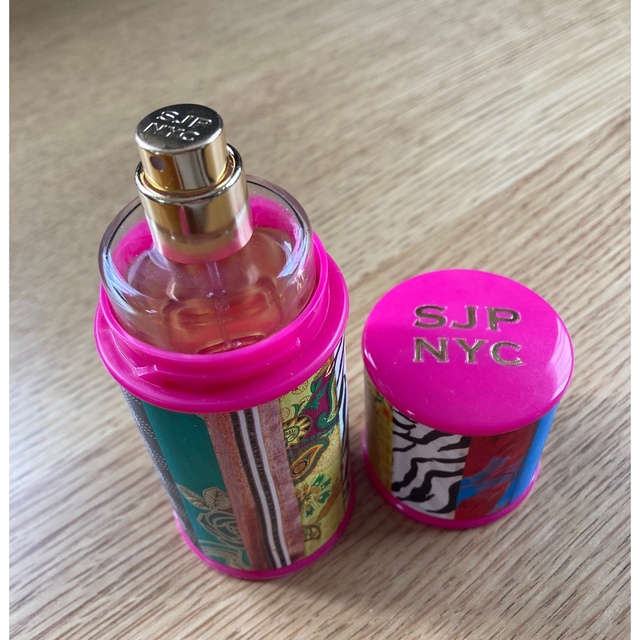 SJP NYC オードトワレ　スプレータイプ　60ml コスメ/美容の香水(香水(女性用))の商品写真