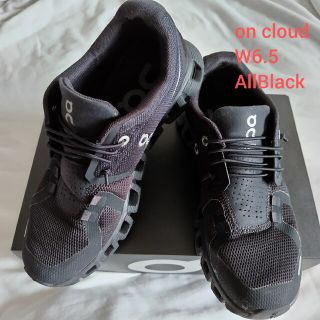 オン(On)の【美品】OnCloud W6.5 AllBlack(スニーカー)