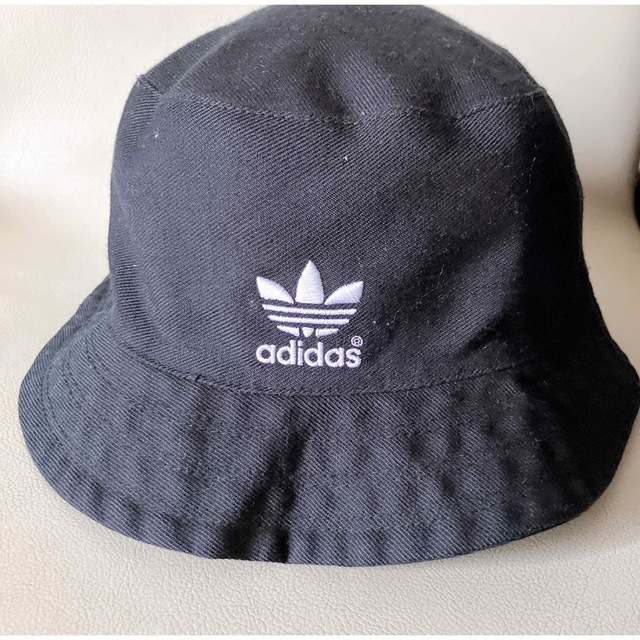 adidas(アディダス)のadidasバケットハット メンズの帽子(その他)の商品写真