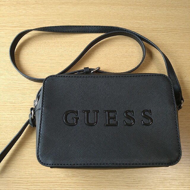 GUESSショルダーバッグ - ビジネスバッグ