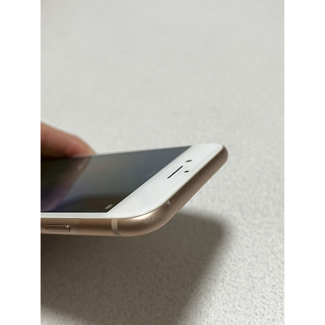 iPhone(アイフォーン)のiPhone8 Gold 64GB SIMフリー【A様♡専用】 スマホ/家電/カメラのスマートフォン/携帯電話(スマートフォン本体)の商品写真
