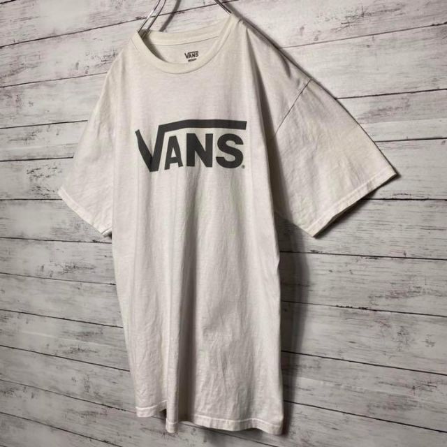 ◯【人気デザイン】VANSバンズプリントデカロゴホワイトTシャツ メンズのトップス(Tシャツ/カットソー(半袖/袖なし))の商品写真