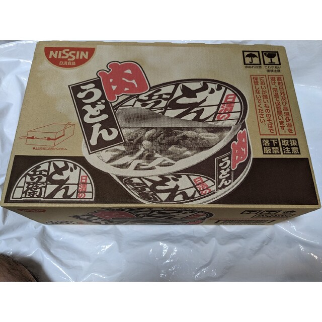 日清食品(ニッシンショクヒン)の日清のどん兵衛肉うどん1ケース12食入り 食品/飲料/酒の加工食品(インスタント食品)の商品写真