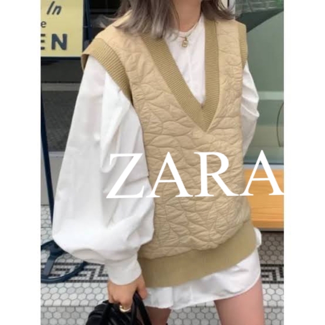 ZARA(ザラ)の美品　ZARA ザラ　ベスト　ジレ　トップス　キルティング　カーキ　人気　完売 レディースのトップス(ベスト/ジレ)の商品写真