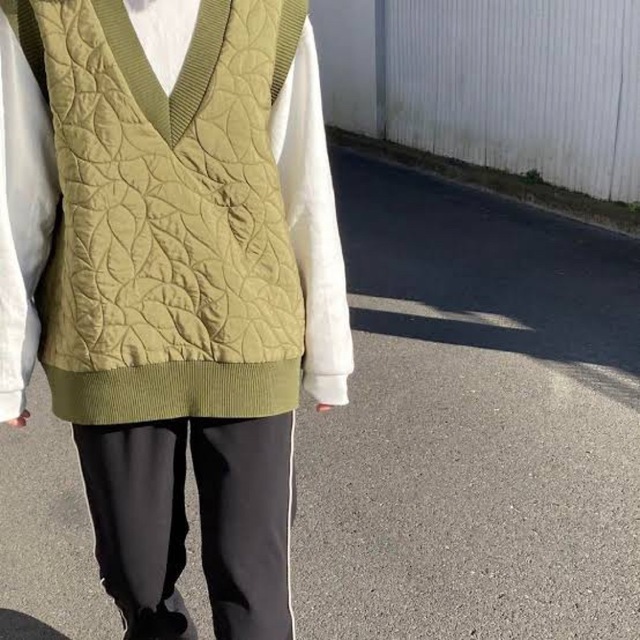 ZARA - 美品 ZARA ザラ ベスト ジレ トップス キルティング ZARA - 美品 ZARA ザラ ベスト ジレ トップス キルティング