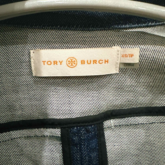 Tory Burch(トリーバーチ)の【トリーバーチ】デニムジャケット レディースのジャケット/アウター(Gジャン/デニムジャケット)の商品写真