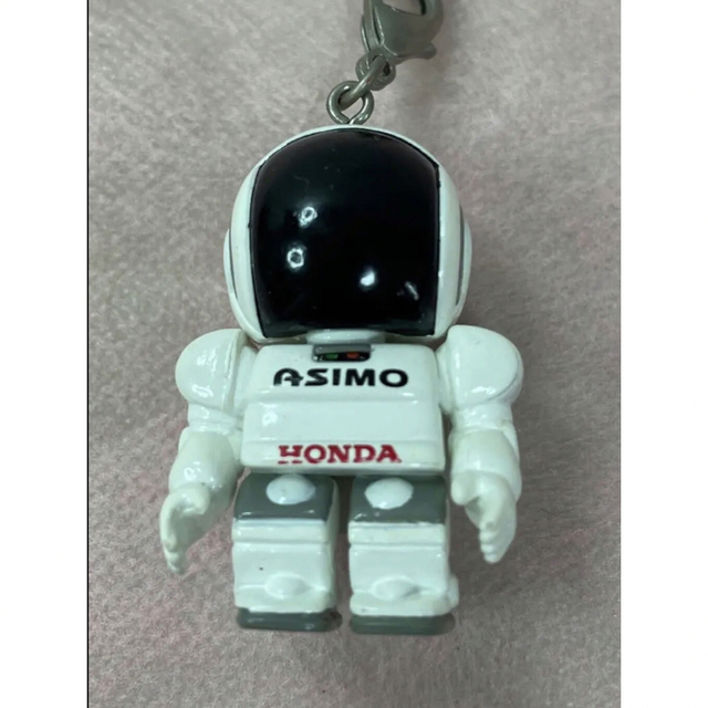 ホンダ(ホンダ)の《ASIMO》ネックレス エンタメ/ホビーのおもちゃ/ぬいぐるみ(キャラクターグッズ)の商品写真