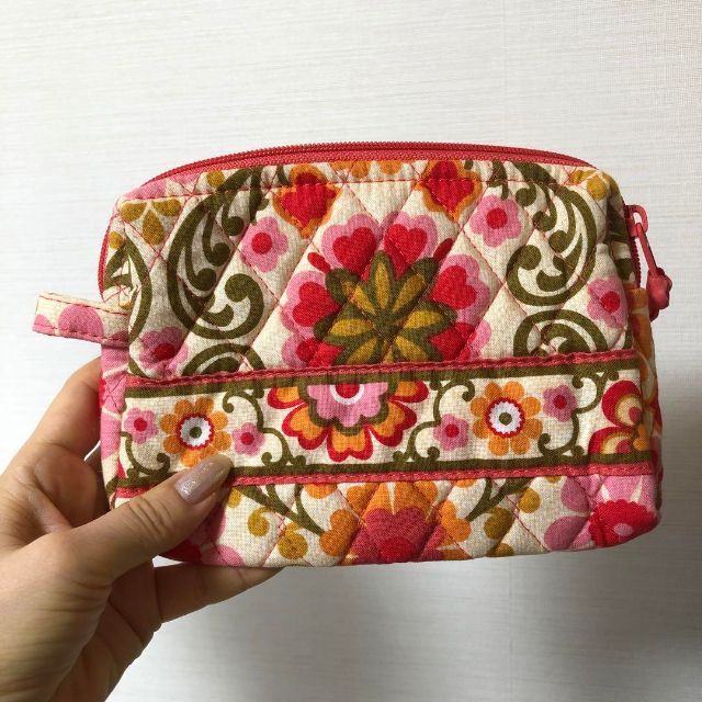 Vera Bradley(ヴェラブラッドリー)のヴェラブラッドリー 化粧ポーチ 明るいお色 収納 小物入れ トラベルポーチ レディースのファッション小物(ポーチ)の商品写真