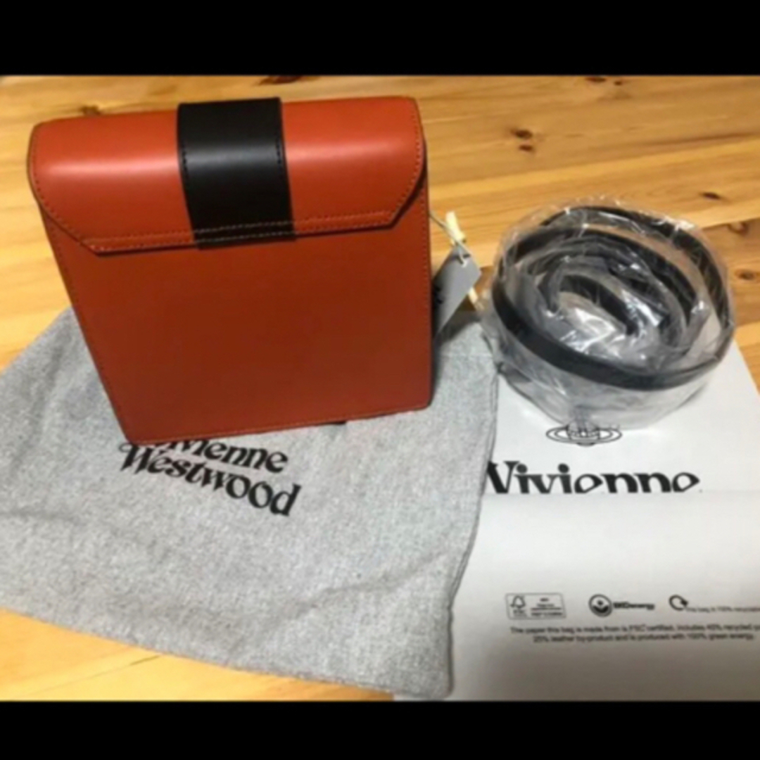 Vivienne Westwood(ヴィヴィアンウエストウッド)の新色/ヴィヴィアンウエストウッド　アレックス  ショルダー/クラッチ　オレンジ レディースのバッグ(ショルダーバッグ)の商品写真