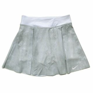 ナイキ ミニスカートの通販 100点以上 | NIKEのレディースを買うならラクマ