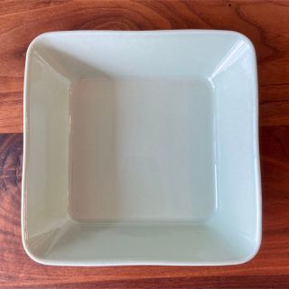 イッタラ(iittala)のイッタラ　セラドングリーン　スクエア　16cm(食器)