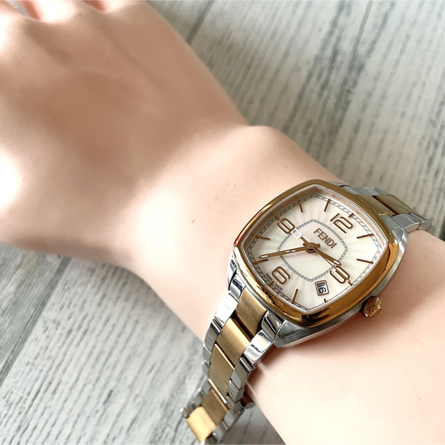 FENDI(フェンディ)の【電池交換済】FENDI フェンディ 腕時計 22000M スクエア モメント メンズの時計(腕時計(アナログ))の商品写真