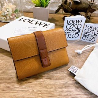 ロエベ(LOEWE)のロエベ  スモール バーティカル ウォレット ライト×ダークブラウン ブランド(財布)