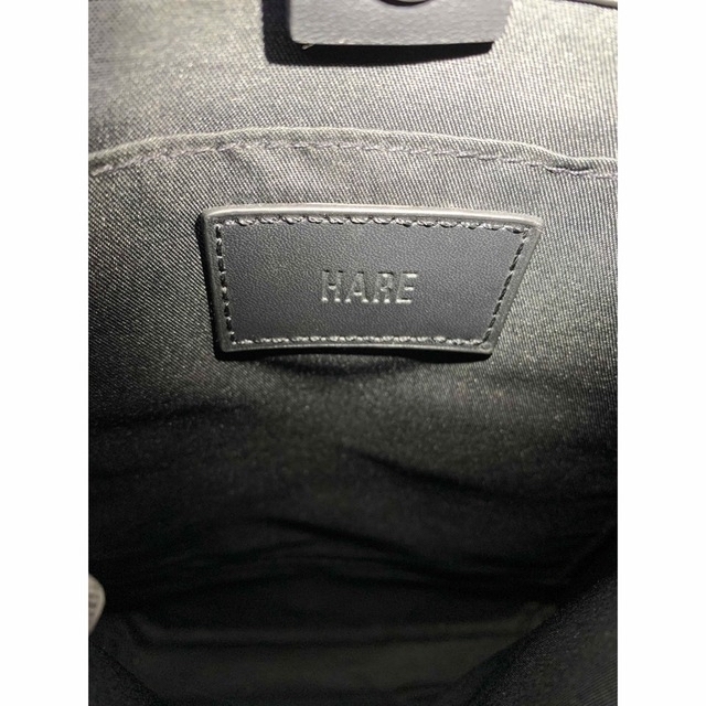 HARE(ハレ)のHARE フェイクレザーショルダーバッグ　クロコダイル柄 メンズのバッグ(ショルダーバッグ)の商品写真