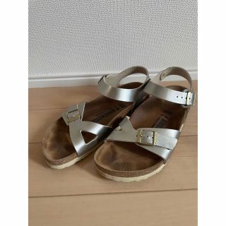 ビルケンシュトック(BIRKENSTOCK)の【とらとら様専用】ビルケンシュトック　シルバーサンダル(サンダル)