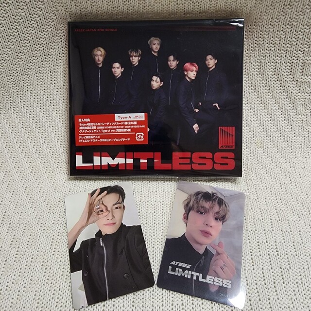 ATEEZ(エイティーズ)のATEEZ LIMITLESS  ホンジュン ユノ トレカ エンタメ/ホビーのCD(K-POP/アジア)の商品写真