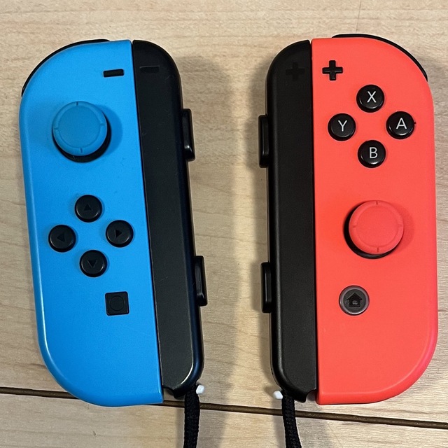 Nintendo Switch(ニンテンドースイッチ)のSwitch ジョイコン左右　中古品 エンタメ/ホビーのゲームソフト/ゲーム機本体(その他)の商品写真