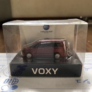 トヨタ(トヨタ)のミニカー　2台　新品未開封　トヨタ　VOXYおよびＶitz(ミニカー)