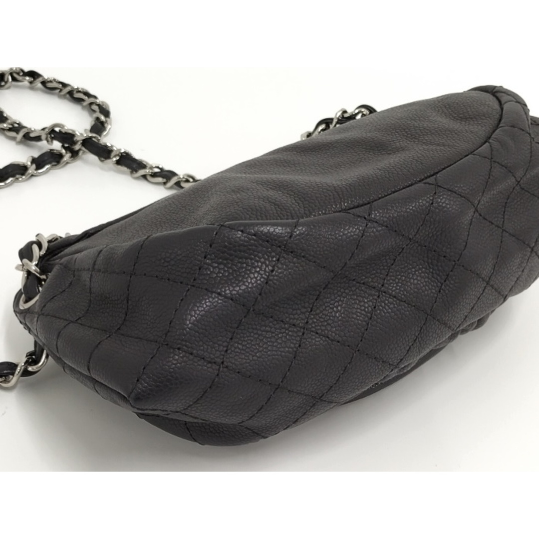 CHANEL - CHANEL ハーフムーン チェーンショルダーバッグ レザー CHANEL - CHANEL ハーフムーン チェーンショルダーバッグ レザー