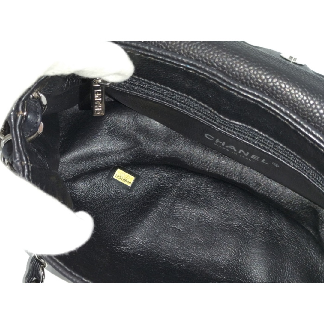 CHANEL - CHANEL ハーフムーン チェーンショルダーバッグ レザー CHANEL - CHANEL ハーフムーン チェーンショルダーバッグ レザー