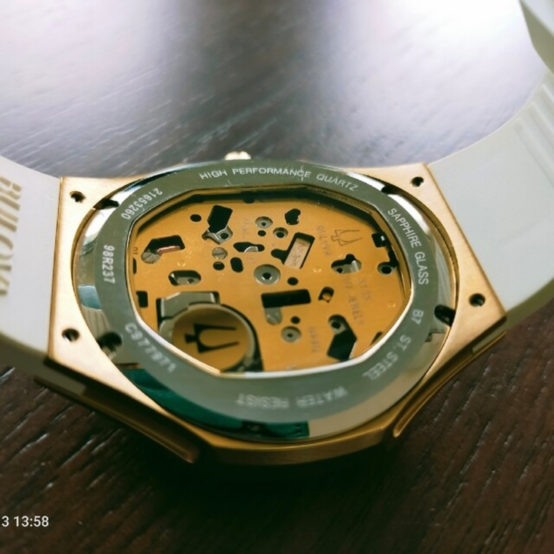 Bulova   極美品 Bulova CURV レディーススポーツウォッチの通販 by