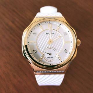 極美品 Bulova CURV レディーススポーツウォッチ