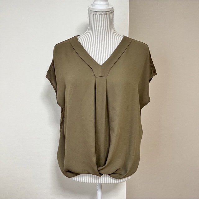 ANAYI - ANAYI フレンチスリーブブラウス Vネック【38】とろみ感 プルオーバーの通販 by yamapi's shopフォロー割・即購入OK|アナイならラクマ
