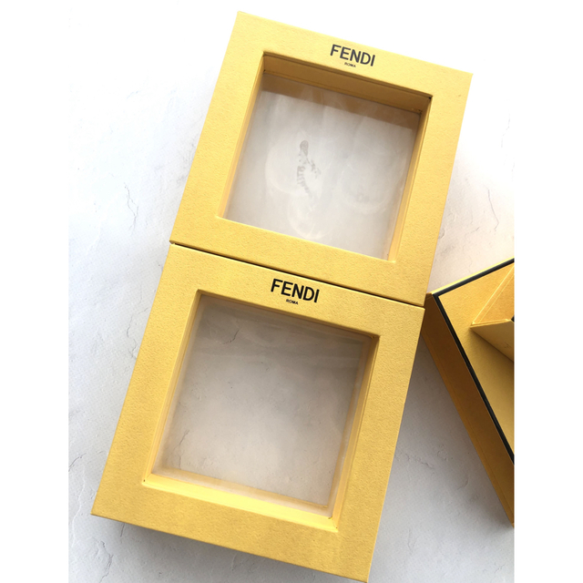 【最終値下げ】FENDI レッドフープピアス