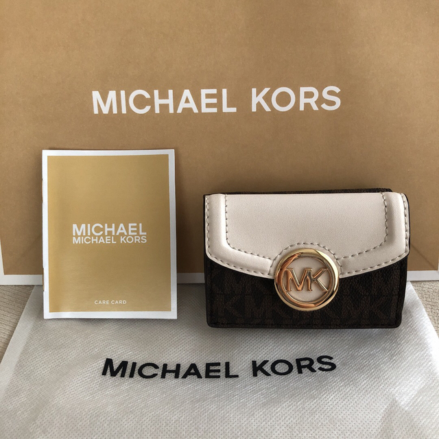 Michael Kors(マイケルコース)の新品 マイケルコース 定価28,600円 三つ折り財布 ライトクリーム レディースのファッション小物(財布)の商品写真