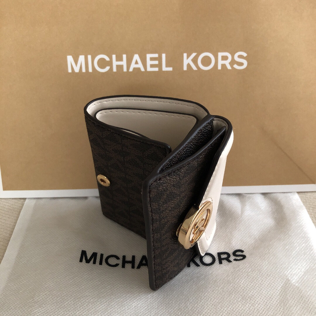 Michael Kors(マイケルコース)の新品 マイケルコース 定価28,600円 三つ折り財布 ライトクリーム レディースのファッション小物(財布)の商品写真