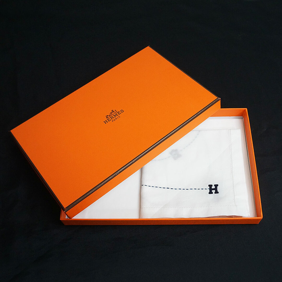 エルメス ロゴ ステッチ ハンカチ コットン100％ ホワイト ネイビー 白 箱付 HERMES（新品・未使用品）