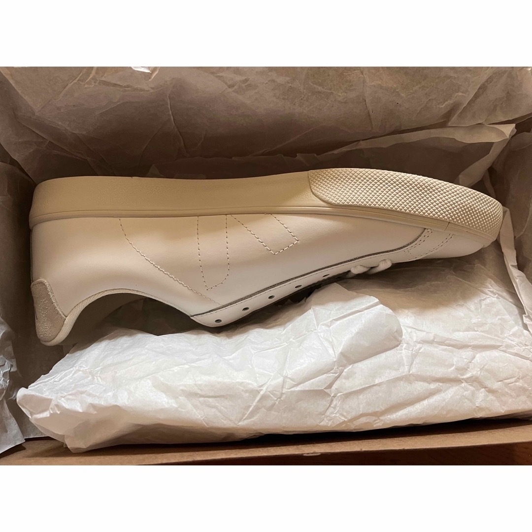 VEJA(ヴェジャ)の新品　未使用VEJA  Esplar レザー　スニーカーEU 41 26cm メンズの靴/シューズ(スニーカー)の商品写真