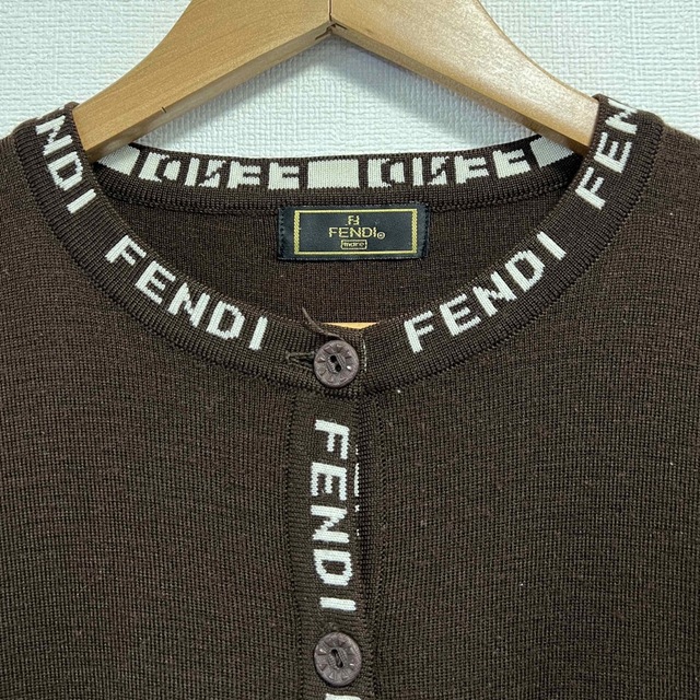 FENDI(フェンディ)のオールド FENDI フェンディ ロゴ ズッカ柄 ウール ニット カーディガン レディースのトップス(カーディガン)の商品写真