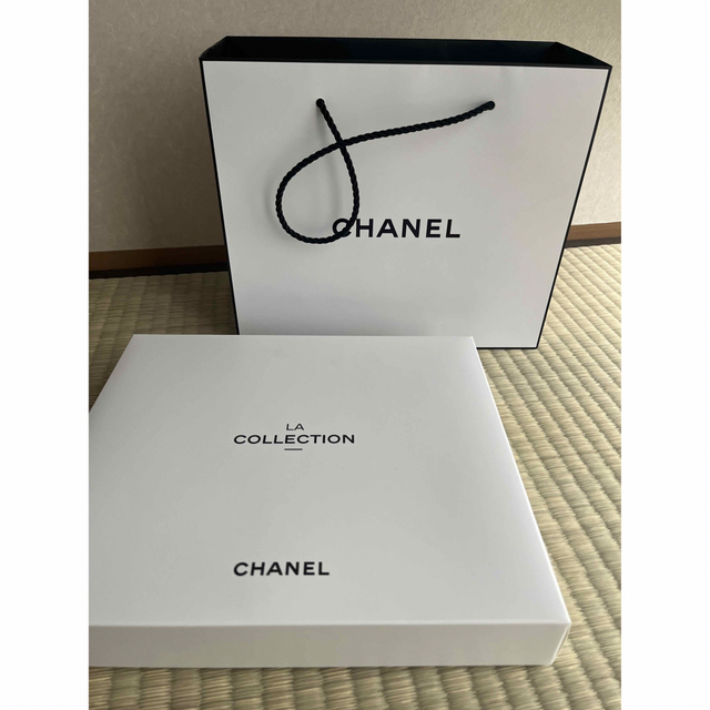 CHANEL(シャネル)のCHANEL コスメ ノベルティ 巾着 ノマドポーチ ブラック　ギフト レディースのファッション小物(ポーチ)の商品写真