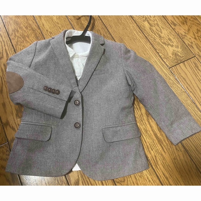 H&M(エイチアンドエム)のH&M 子供　スーツ　ジャケットベストセット キッズ/ベビー/マタニティのキッズ服男の子用(90cm~)(ドレス/フォーマル)の商品写真