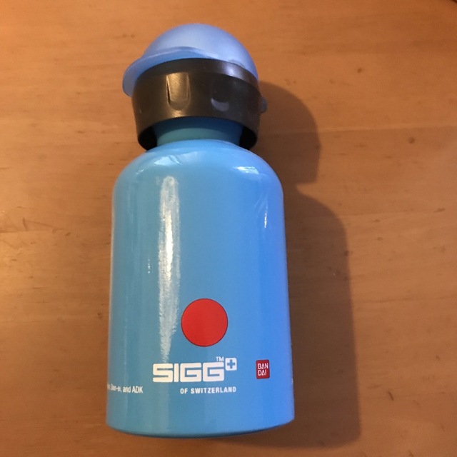 SIGG(シグ)のSIGGボトル　ドラえもん　0.3L キッズ/ベビー/マタニティの授乳/お食事用品(水筒)の商品写真