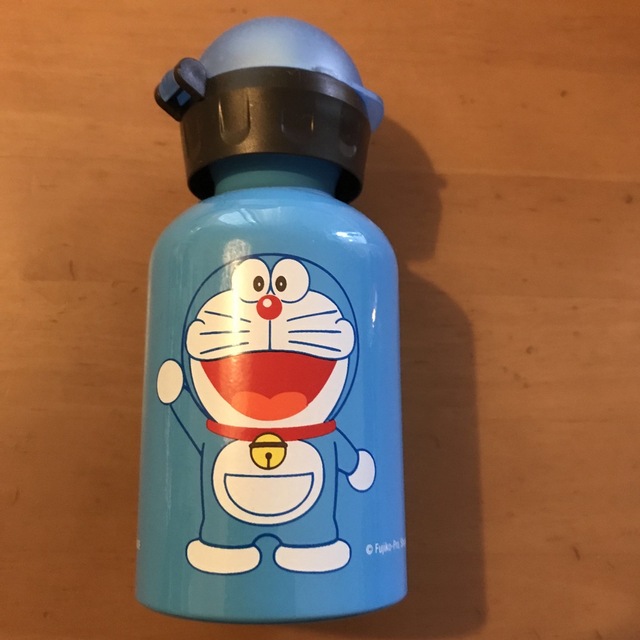 SIGG(シグ)のSIGGボトル　ドラえもん　0.3L キッズ/ベビー/マタニティの授乳/お食事用品(水筒)の商品写真