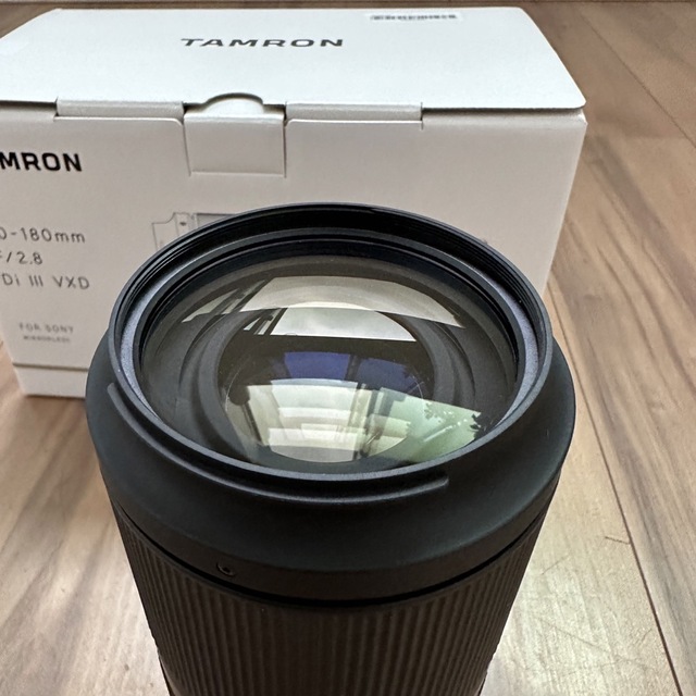 TAMRON(タムロン)の【たけした様 専用】70-180mm F/2.8 Di III VXD スマホ/家電/カメラのカメラ(レンズ(ズーム))の商品写真