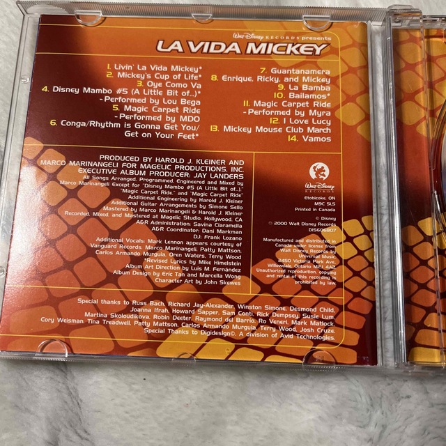 Disney(ディズニー)のLA VIDA MICKEY. CD エンタメ/ホビーのCD(ポップス/ロック(洋楽))の商品写真