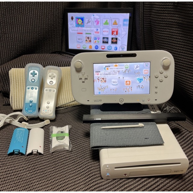 Wii U 本体32GB F454.H654 内蔵ソフト２本家庭用ゲーム機本体