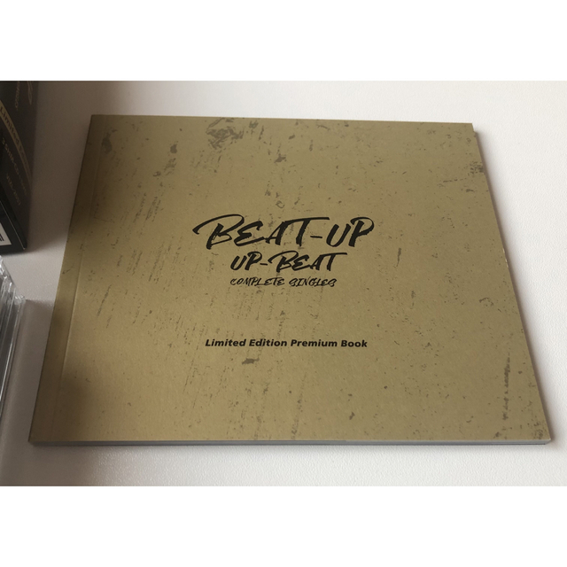 UP-BEAT Complete Singles~(DVD付生産限定盤) エンタメ/ホビーのCD(ポップス/ロック(邦楽))の商品写真